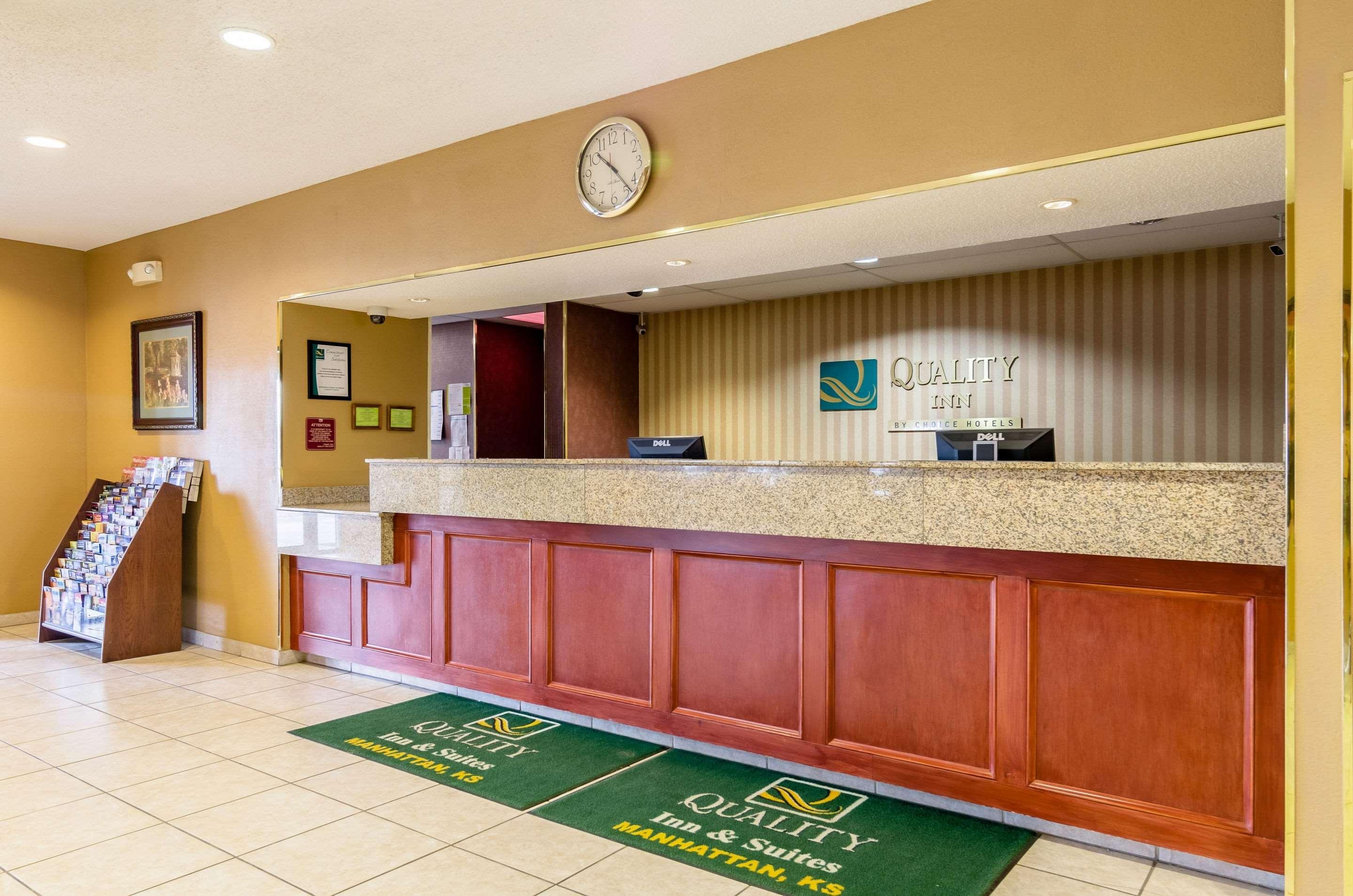 Quality Inn & Suites Manhattan Exterior foto