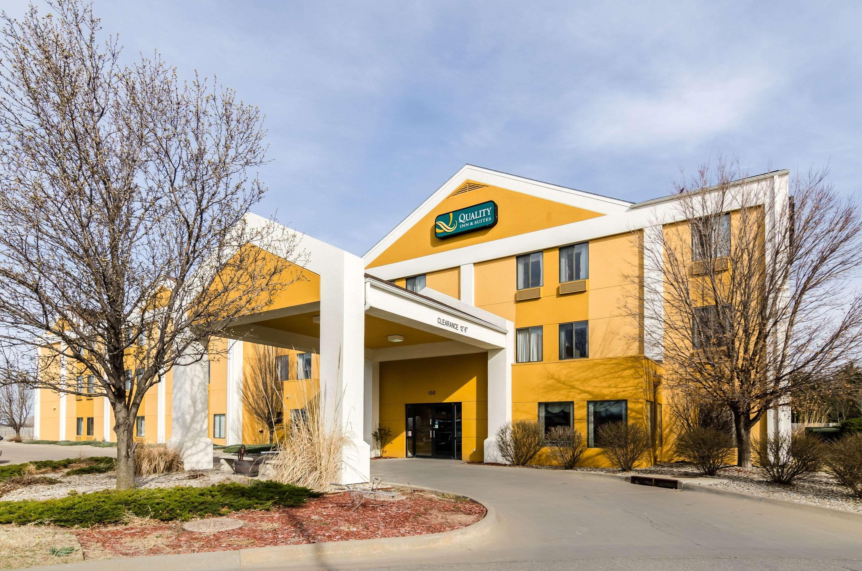 Quality Inn & Suites Manhattan Exterior foto